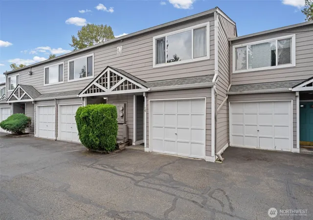 Photo 1 of Townhouse for sale at 826 Pike St Ne #C6, Auburn, WA 98002 | MLS# NWM2592633 | Listing updated on 2026-10-20