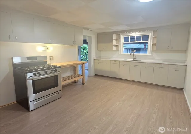 Photo 4 of Single family home for sale at 326 Milroy Ave NW, Olympia, WA 98502 | MLS# NWM2592647 | Listing updated on 2026-10-10
