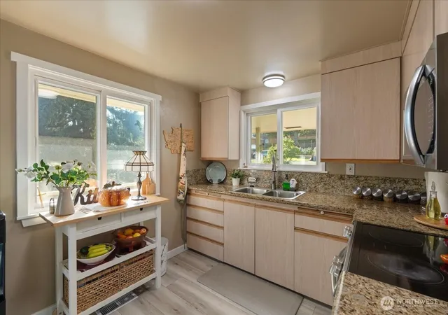 Photo 2 of Single family home for sale at 14448 6th Avenue S, Burien, WA 98168 | MLS# NWM2592653 | Listing updated on 2026-10-09