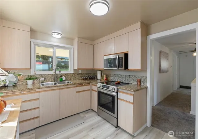 Photo 3 of Single family home for sale at 14448 6th Avenue S, Burien, WA 98168 | MLS# NWM2592653 | Listing updated on 2026-10-09