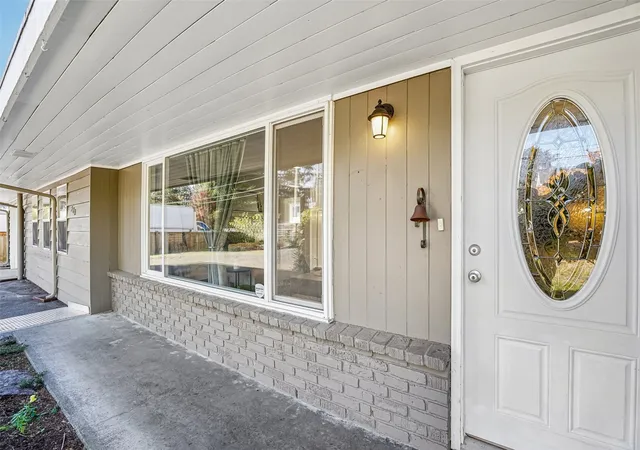 Photo 3 of Single family home for sale at 208 116th Place SE, Everett, WA 98208 | MLS# NWM2592664 | Listing updated on 2026-10-23