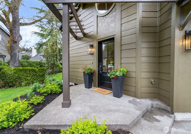 Photo 2 of Single family home for sale at 6223 85th Avenue W, University Place, WA 98467 | MLS# NWM2592672 | Listing updated on 2026-10-09