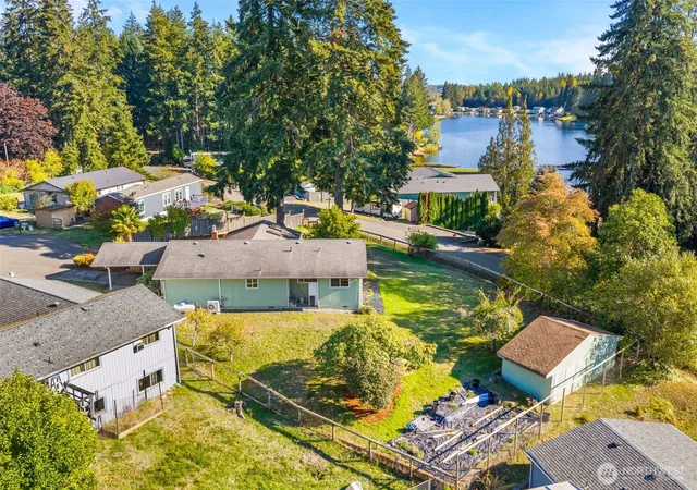 Photo 3 of Single family home for sale at 60 SE Holly Pl, Shelton, WA 98584 | MLS# NWM2592690 | Listing updated on 2026-10-09