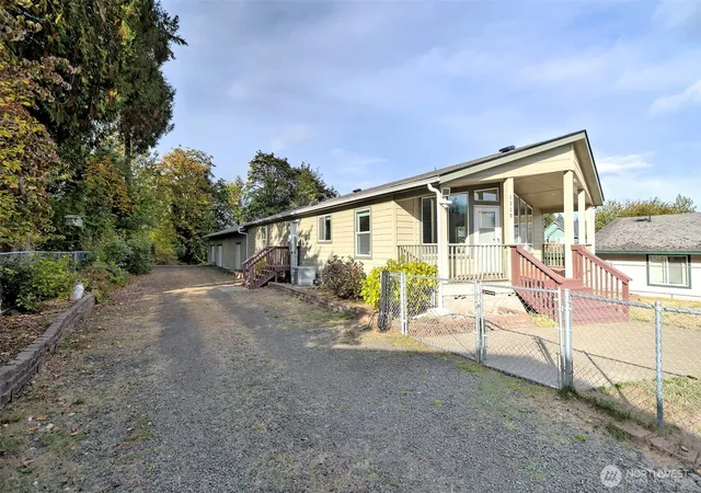Photo 4 of Manufactured home for sale at 1320 Dickinson Ave, Shelton, WA 98584 | MLS# NWM2592703 | Listing updated on 2026-10-19