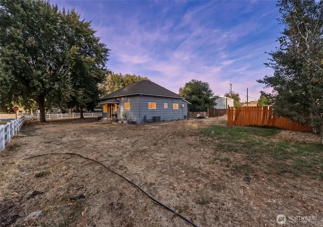 Photo 4 of Single family home for sale at 104 S B St, Prescott, WA 99348 | MLS# NWM2592705 | Listing updated on 2026-10-09