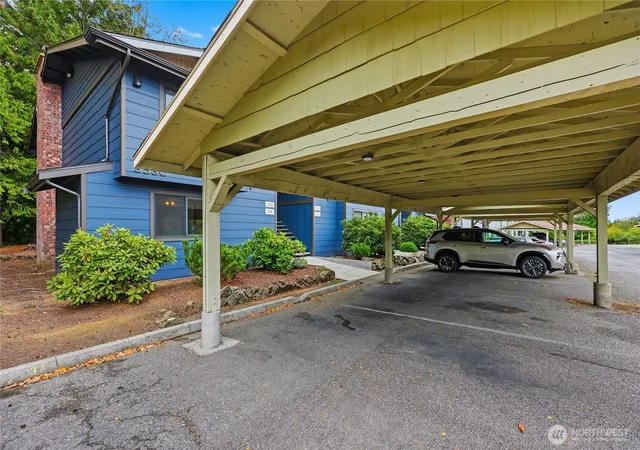 Photo 4 of Condo for sale at 3580 Narrows View Ln NE #101, Bremerton, WA 98310 | MLS# NWM2592707 | Listing updated on 2026-10-15