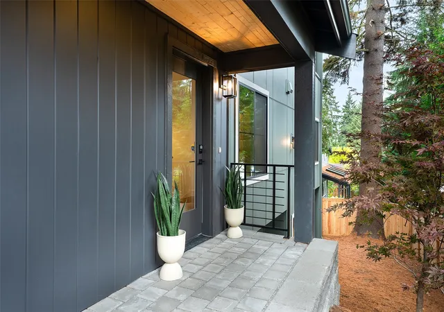 Photo 3 of Townhouse for sale at 1216 Ne B 103rd St, Seattle, WA 98125 | MLS# NWM2592710 | Listing updated on 2026-10-16