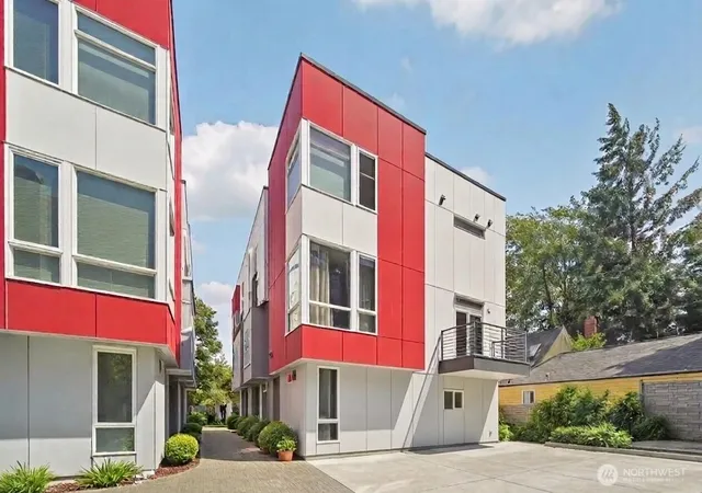 Photo 2 of Townhouse for sale at 9032 14th Avenue Nw #D, Seattle, WA 98117 | MLS# NWM2592733 | Listing updated on 2026-10-14
