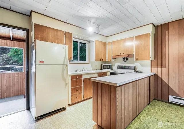 Photo 3 of Single family home for sale at 1497 Ridge Dr, Camano Island, WA 98282 | MLS# NWM2592745 | Listing updated on 2026-10-09