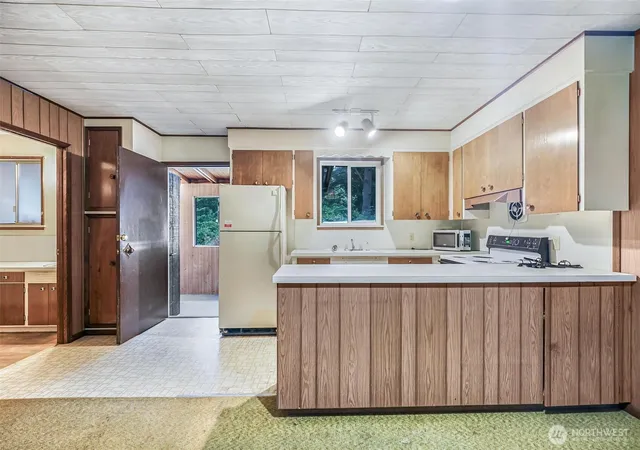 Photo 4 of Single family home for sale at 1497 Ridge Dr, Camano Island, WA 98282 | MLS# NWM2592745 | Listing updated on 2026-10-09