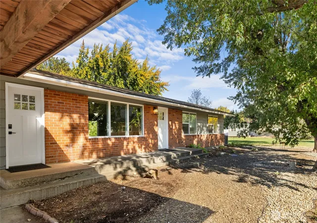 Single family home for sale at 1312 N Brick Rd, Ellensburg, WA 98926 | MLS# NWM2592761