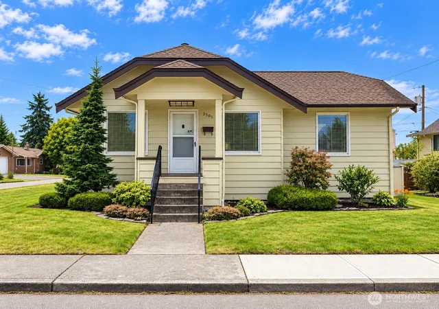 Single family home for sale at 2501 Fulton St, Everett, WA 98201 | MLS# NWM2592767