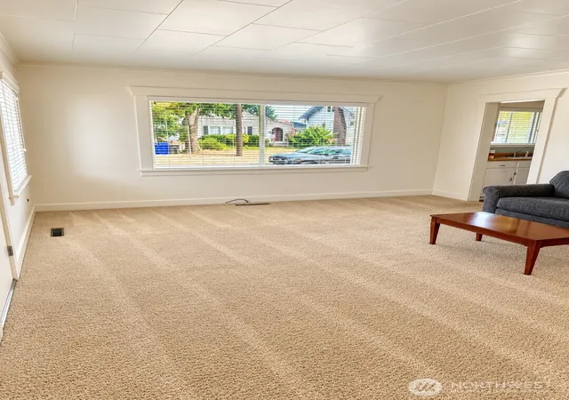 Photo 3 of Single family home for sale at 2501 Fulton St, Everett, WA 98201 | MLS# NWM2592767 | Listing updated on 2026-10-10