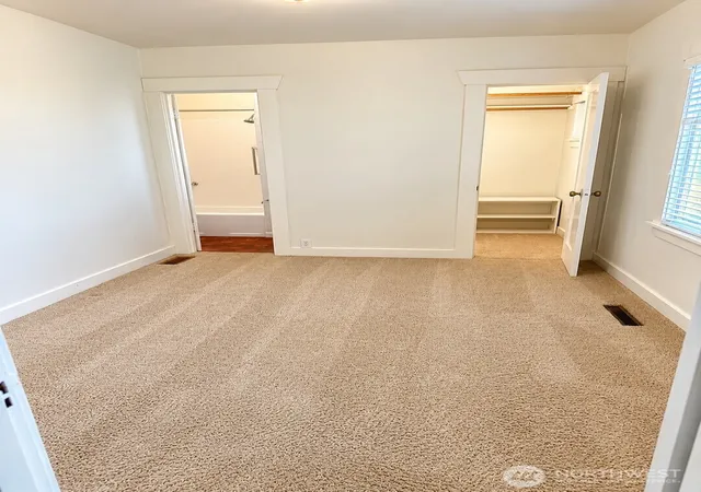 Photo 4 of Single family home for sale at 2501 Fulton St, Everett, WA 98201 | MLS# NWM2592767 | Listing updated on 2026-10-10