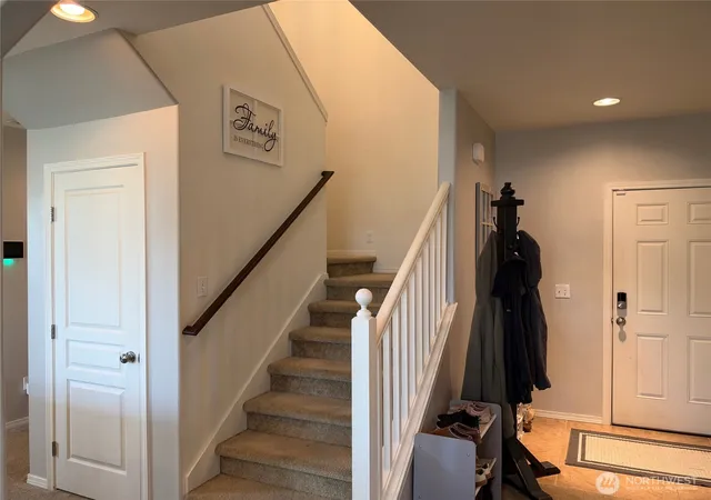 Photo 2 of Single family home for sale at 813 S Lakeland Dr, Moses Lake, WA 98837 | MLS# NWM2592773 | Listing updated on 2026-10-09