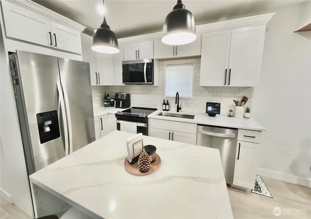 Photo 3 of Manufactured home for sale at 1942 Trigg Rd #50, Ferndale, WA 98248 | MLS# NWM2592786 | Listing updated on 2026-10-14