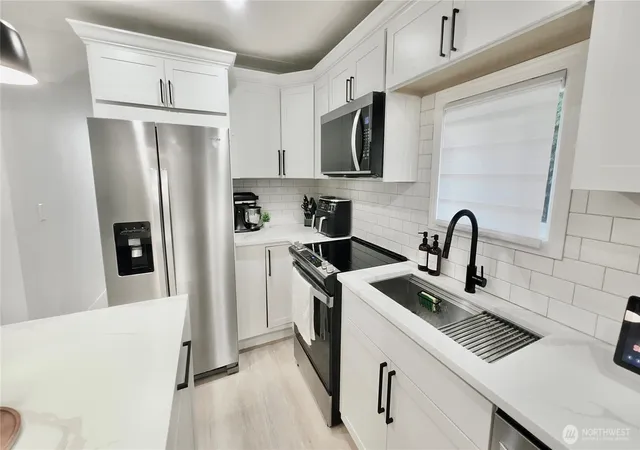 Photo 4 of Manufactured home for sale at 1942 Trigg Rd #50, Ferndale, WA 98248 | MLS# NWM2592786 | Listing updated on 2026-10-14