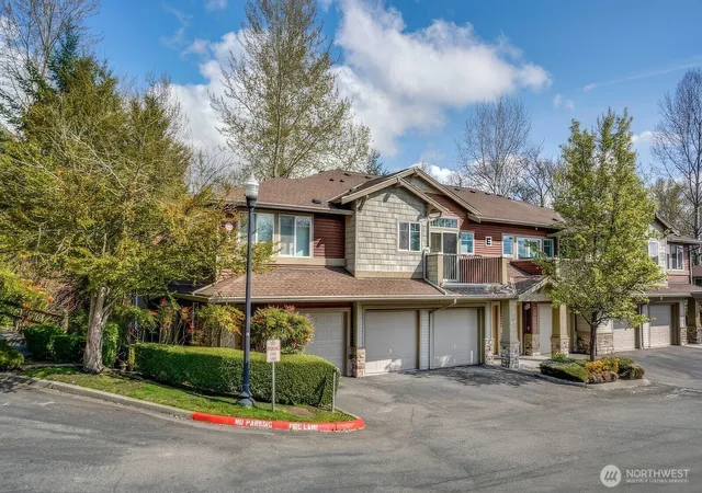 Photo 3 of Condo for sale at 21507 42nd Avenue S #E2, Sea Tac, WA 98198 | MLS# NWM2592787 | Listing updated on 2026-10-19