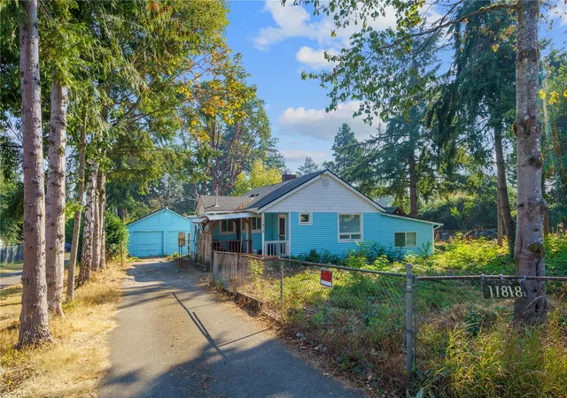 Single family home for sale at 11818 14th Avenue S, Seattle, WA 98168 | MLS# NWM2592788