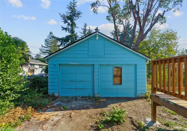 Photo 2 of Single family home for sale at 11818 14th Avenue S, Seattle, WA 98168 | MLS# NWM2592788 | Listing updated on 2026-10-24