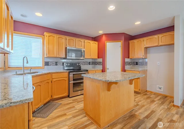Photo 3 of Single family home for sale at 1116 NE 170th Court, Vancouver, WA 98684 | MLS# NWM2592789 | Listing updated on 2026-10-26
