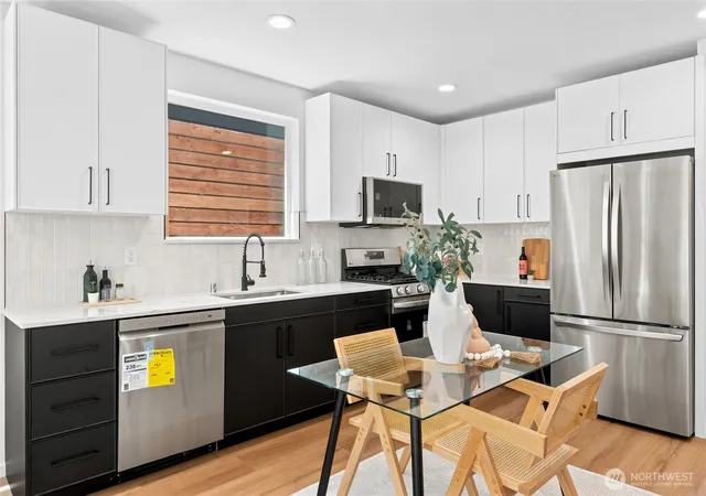 Photo 4 of Single family home for sale at 10706 Linden Ave N, Seattle, WA 98133 | MLS# NWM2592793 | Listing updated on 2026-10-09