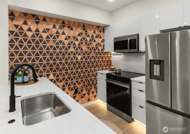 Photo 3 of Condo for sale at 668 S Lane St #308, Seattle, WA 98104 | MLS# NWM2592796 | Listing updated on 2026-10-09