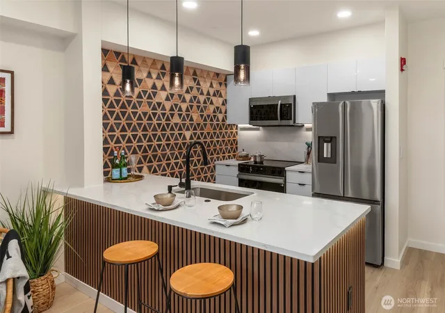 Photo 4 of Condo for sale at 668 S Lane St #308, Seattle, WA 98104 | MLS# NWM2592796 | Listing updated on 2026-10-09
