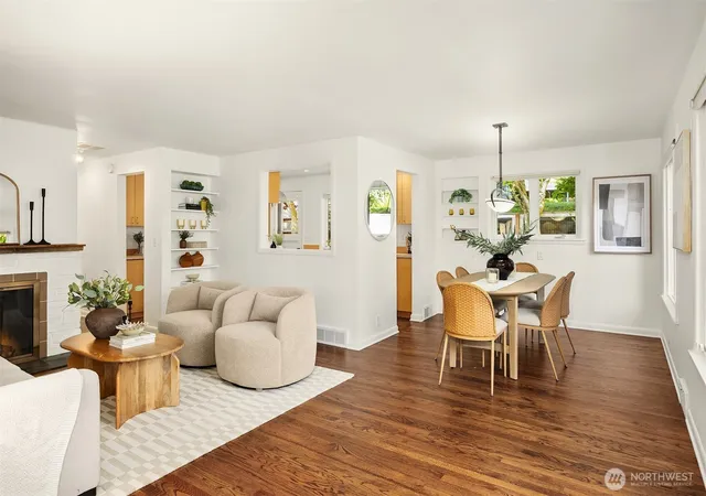 Photo 3 of Single family home for sale at 4233 NE 88th Street, Seattle, WA 98115 | MLS# NWM2592803 | Listing updated on 2026-10-10