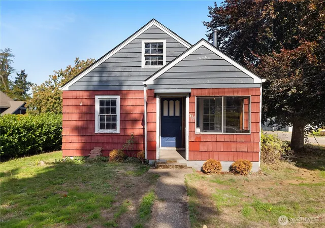 Single family home for sale at 534 Dearborn Ave, Shelton, WA 98584 | MLS# NWM2592814