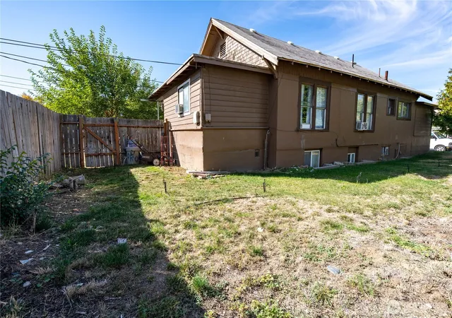 Photo 2 of Multi family home for sale at 613  615 Alaska St, Wenatchee, WA 98801 | MLS# NWM2592821 | Listing updated on 2026-10-14