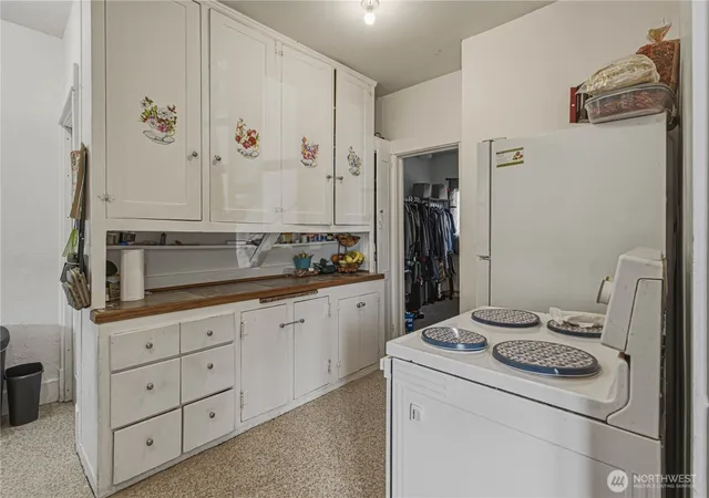 Photo 4 of Multi family home for sale at 613 -615 Alaska St, Wenatchee, WA 98801 | MLS# NWM2592821 | Listing updated on 2026-10-14
