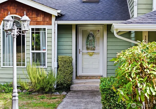 Photo 4 of Single family home for sale at 11627 207th Avenue E, Bonney Lake, WA 98391 | MLS# NWM2592823 | Listing updated on 2026-10-09