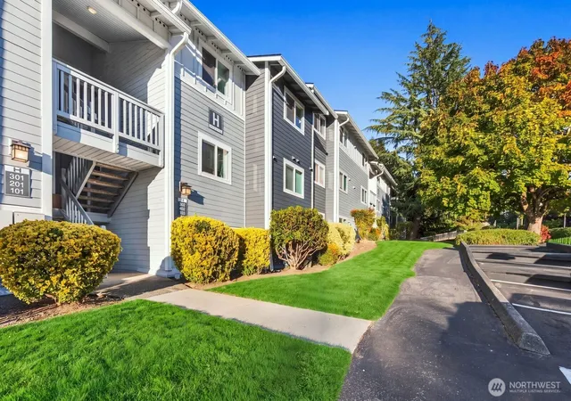 Photo 3 of Condo for sale at 14124 Ne 181st Place #H302, Woodinville, WA 98072 | MLS# NWM2592845 | Listing updated on 2026-10-18