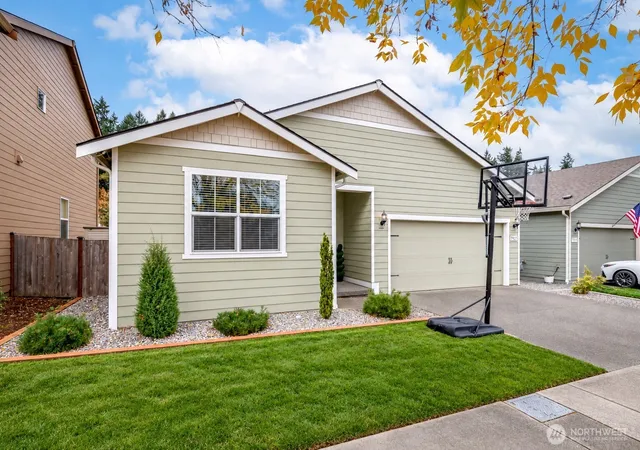 Photo 2 of Single family home for sale at 7021 Alta Vista Dr Se, Tumwater, WA 98501 | MLS# NWM2592848 | Listing updated on 2026-10-24
