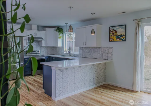 Photo 4 of Single family home for sale at 2610 Sheridan St, Port Townsend, WA 98368 | MLS# NWM2592849 | Listing updated on 2026-10-10