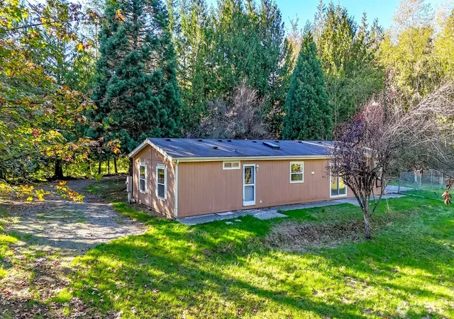 Photo 3 of Manufactured home for sale at 27040 SE 236th Street, Maple Valley, WA 98038 | MLS# NWM2592851 | Listing updated on 2026-10-10