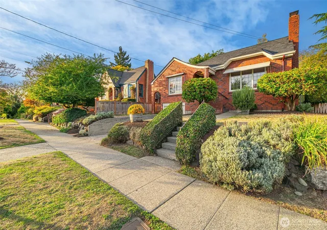 Single family home for sale at 824 NW 57th Street, Seattle, WA 98107 | MLS# NWM2592853