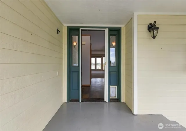 Photo 4 of Single family home for sale at 3455 Westshore Dr NE, Moses Lake, WA 98837 | MLS# NWM2592854 | Listing updated on 2026-10-18