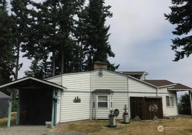 Single family home for sale at 4645 Cedar Point Rd, Clinton, WA 98236 | MLS# NWM2592856