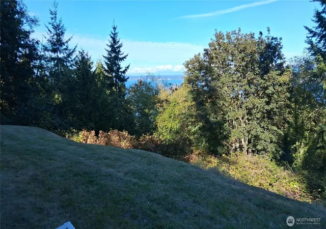 Photo 2 of Single family home for sale at 4645 Cedar Point Rd, Clinton, WA 98236 | MLS# NWM2592856 | Listing updated on 2026-10-13