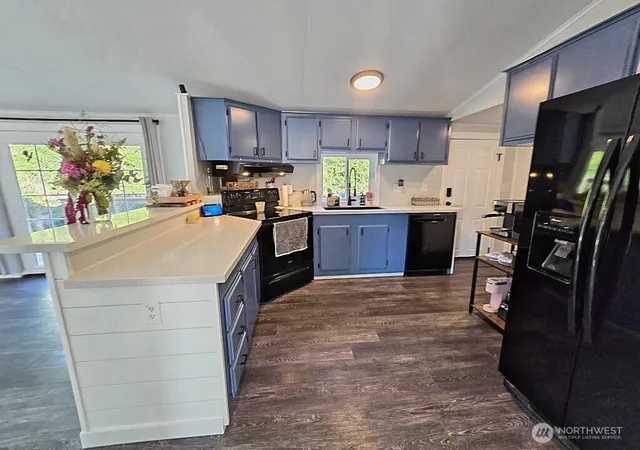 Photo 4 of Manufactured home for sale at 1525 Linwood Ave SW, Tumwater, WA 98512 | MLS# NWM2592870 | Listing updated on 2026-10-28
