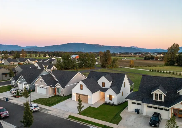 Photo 2 of Single family home for sale at 1986 Steelhead Way, Lynden, WA 98264 | MLS# NWM2592875 | Listing updated on 2026-10-22
