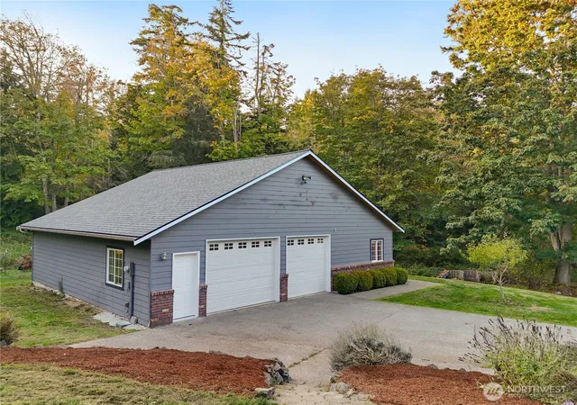 Photo 3 of Single family home for sale at 721 N W Camano Dr, Camano Island, WA 98282 | MLS# NWM2592880 | Listing updated on 2026-10-12