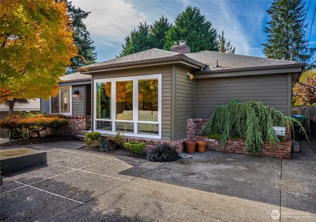 Photo 2 of Single family home for sale at 10501 39th Avenue SW, Seattle, WA 98146 | MLS# NWM2592893 | Listing updated on 2026-10-09