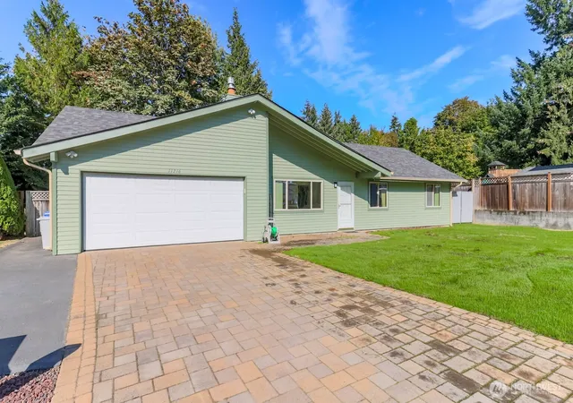 Single family home for sale at 11216 SE 228th Place, Kent, WA 98031 | MLS# NWM2592902