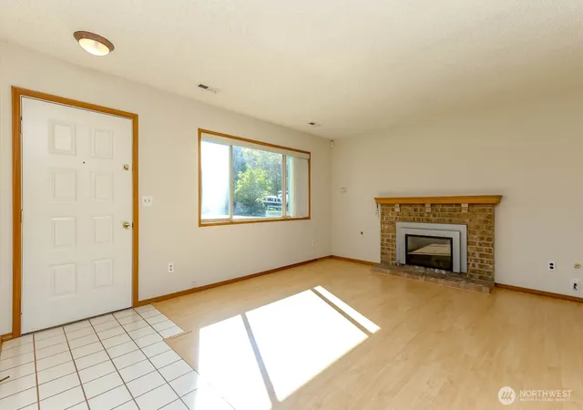 Photo 3 of Single family home for sale at 11216 SE 228th Place, Kent, WA 98031 | MLS# NWM2592902 | Listing updated on 2026-10-10