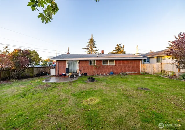 Photo 1 of Single family home for sale at 723 Se 6th Avenue, Oak Harbor, WA 98277 | MLS# NWM2592904 | Listing updated on 2026-10-27