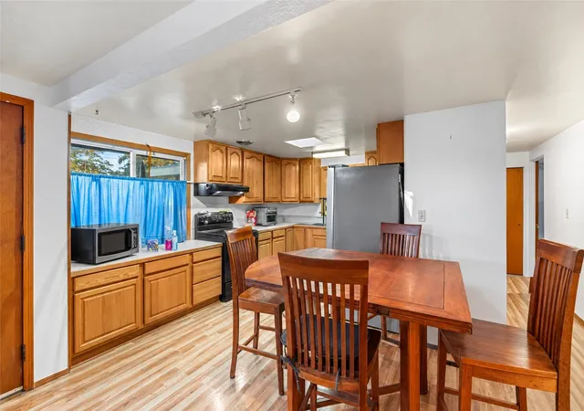 Photo 2 of Single family home for sale at 723 SE 6th Avenue, Oak Harbor, WA 98277 | MLS# NWM2592904 | Listing updated on 2026-10-27