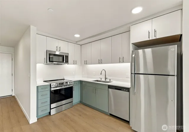 Photo 3 of Condo for sale at 6109 Phinney Ave N #407, Seattle, WA 98103 | MLS# NWM2592907 | Listing updated on 2026-10-15